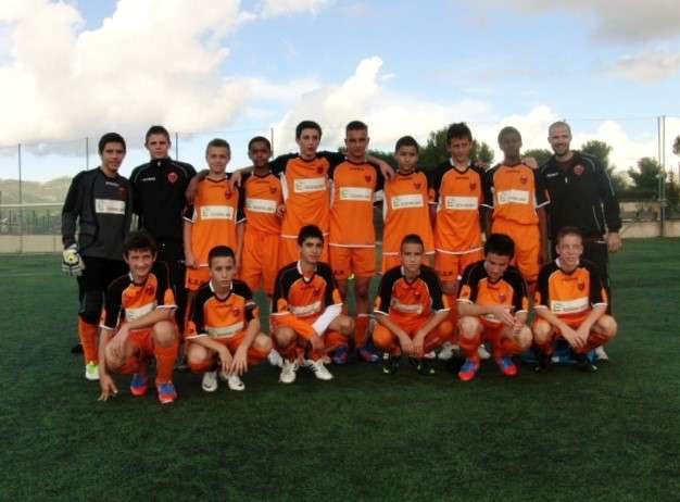 Les enfants de l'équipe de football des U15 du FCEH (Football Club de l'Etoile Huveaune)